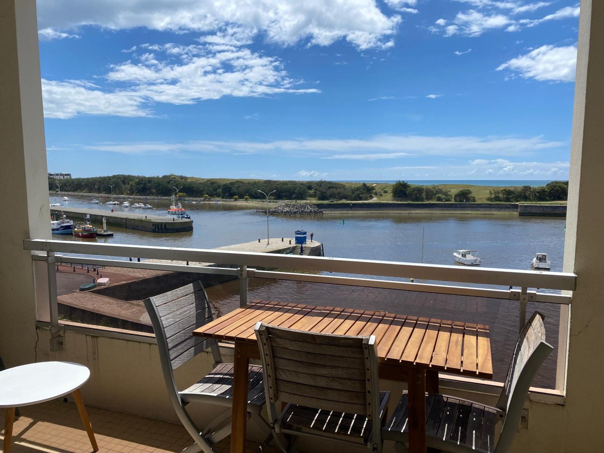 Vue Sur L'Entree Du Port Apartment Сен-Жил-Кроа-дьо-Ви Стая снимка