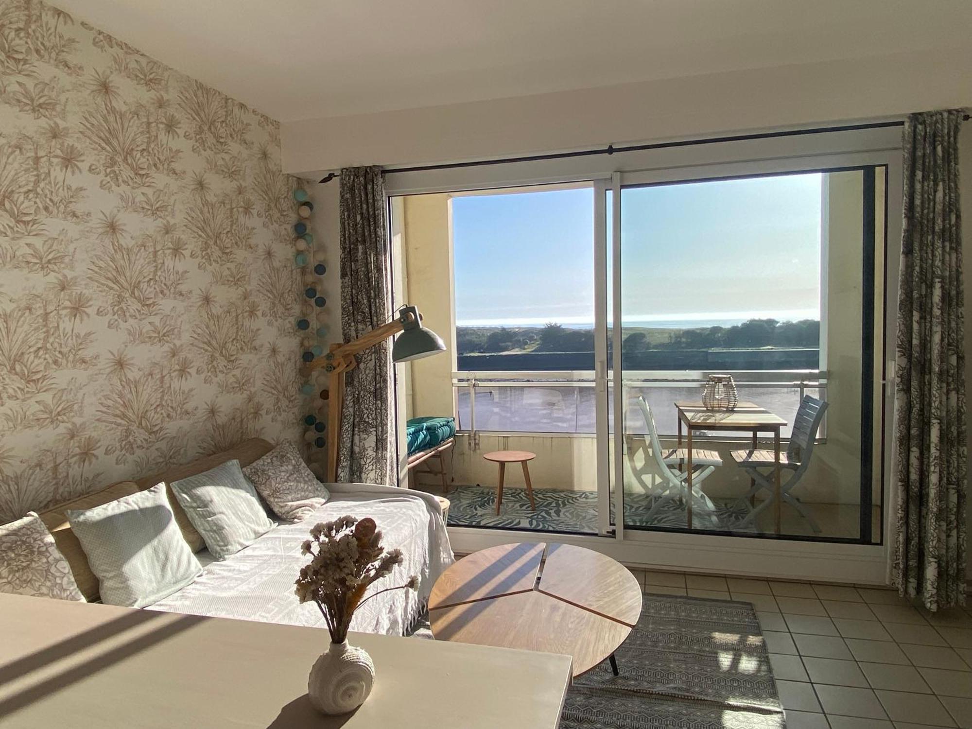 Vue Sur L'Entree Du Port Apartment Сен-Жил-Кроа-дьо-Ви Екстериор снимка