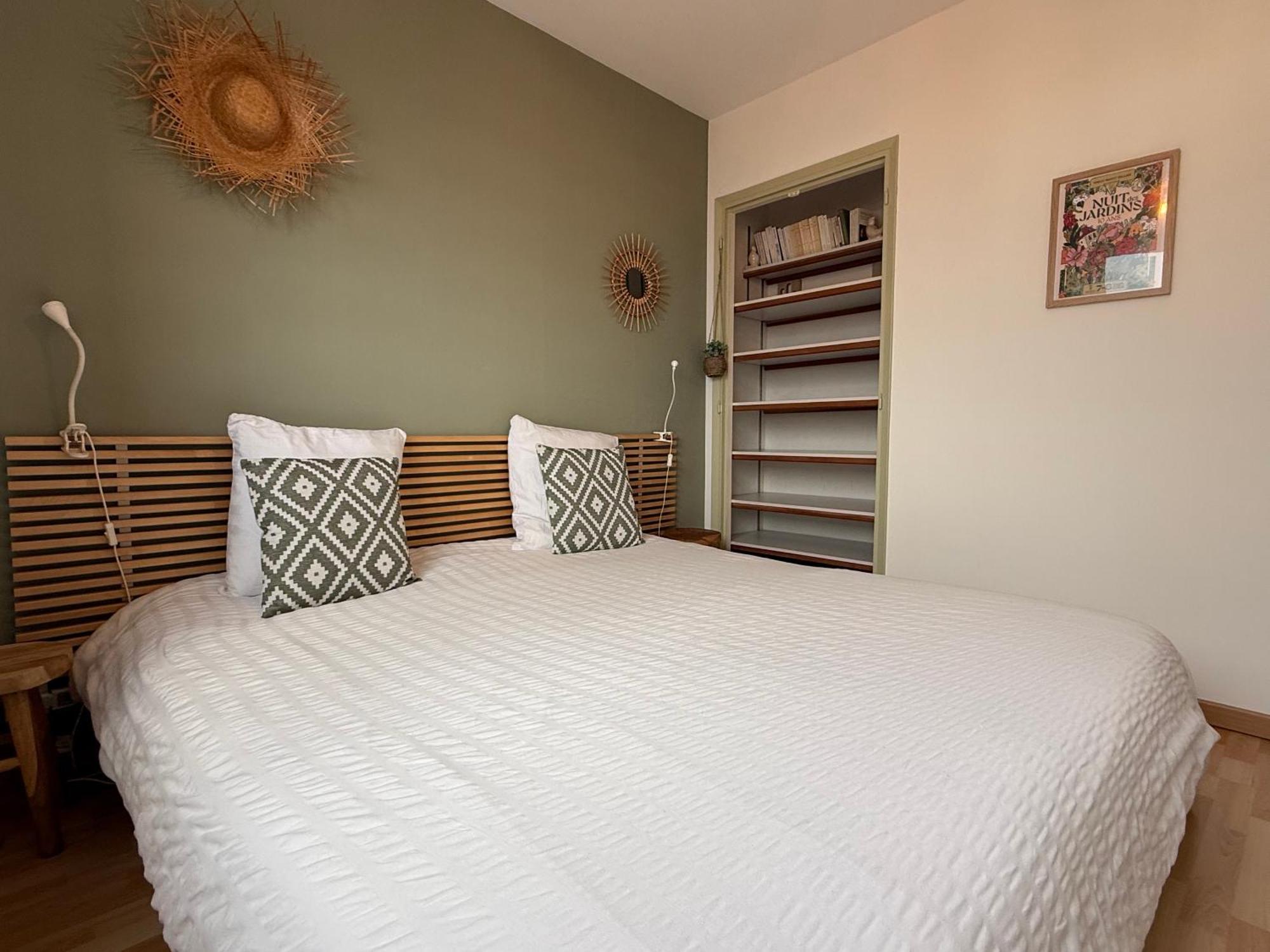 Vue Sur L'Entree Du Port Apartment Сен-Жил-Кроа-дьо-Ви Екстериор снимка